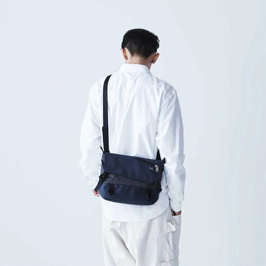 CIE CIE VARIOUS SHOULDER NAVY  (320g)