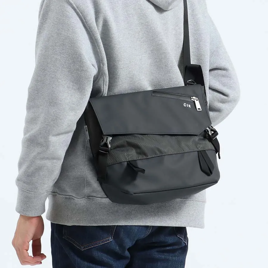 CIE CIE VARIOUS SHOULDER NAVY  (320g)
