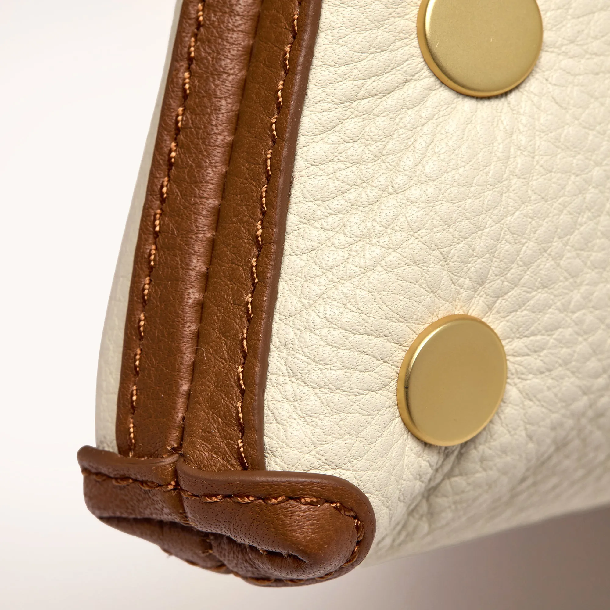Kyle | Courtyard Cream/Brushed Gold