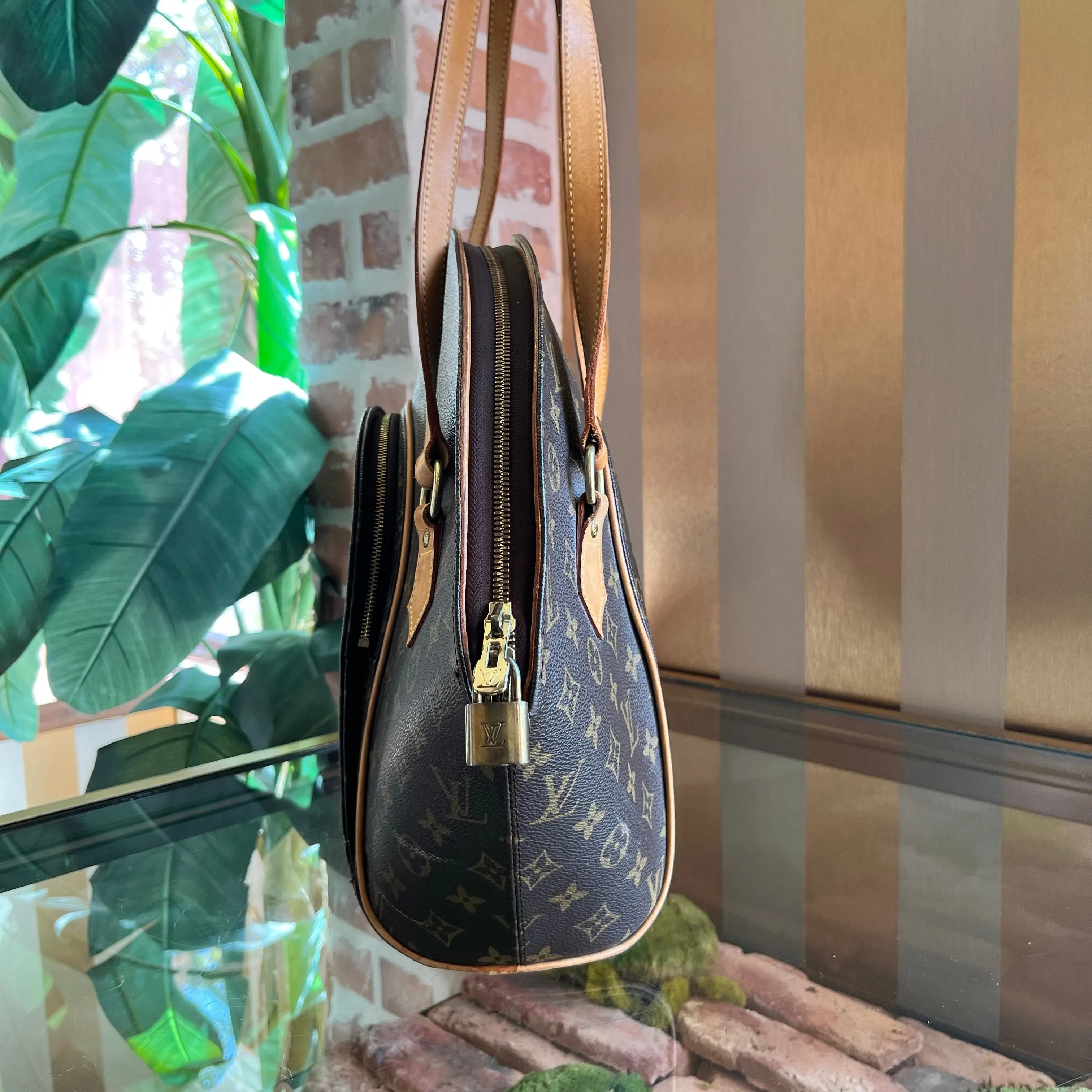 LOUIS VUITTON Ellipse GM Monogram Canvas Shoulder Bag