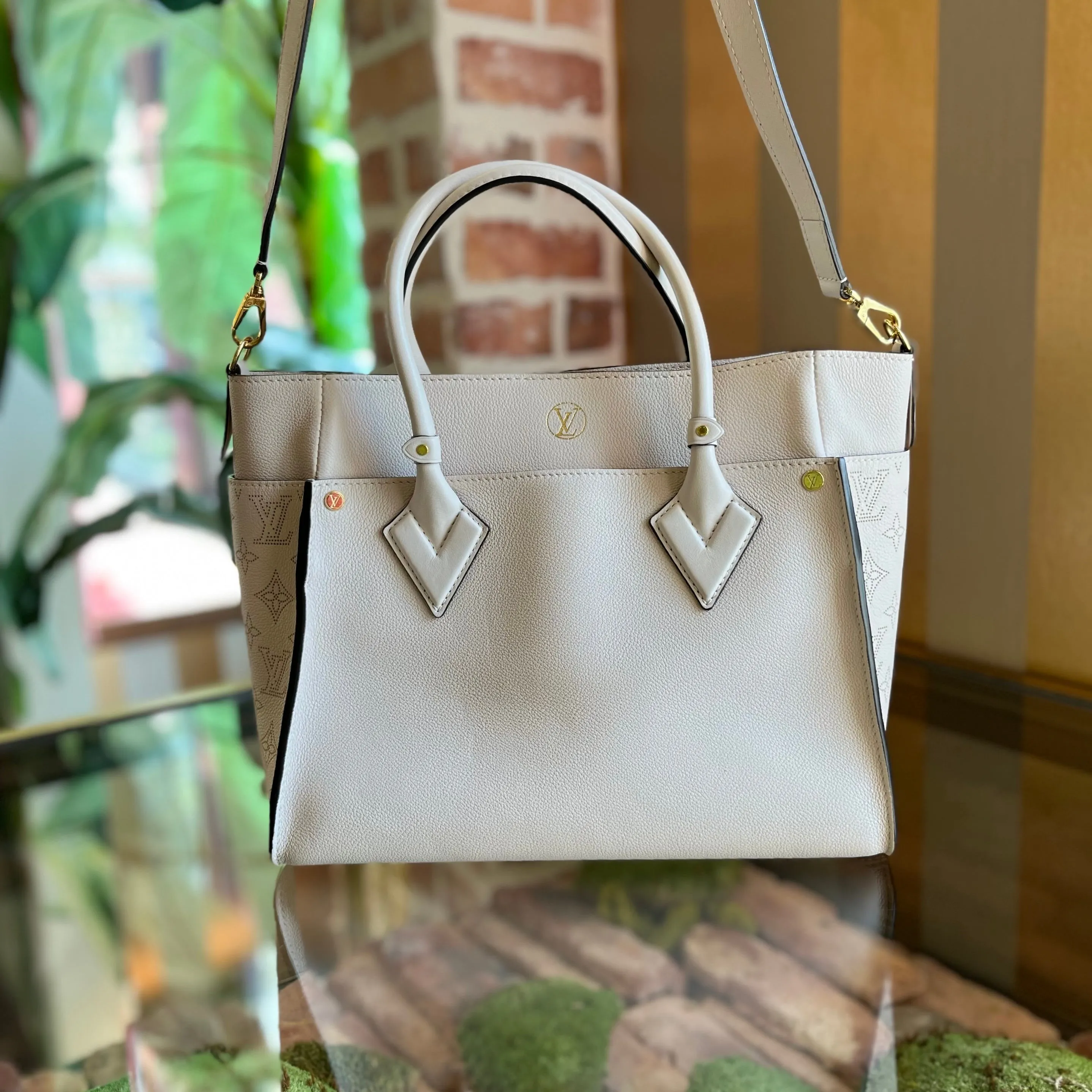 LOUIS VUITTON OnMySide MM Mahina Tote Bag