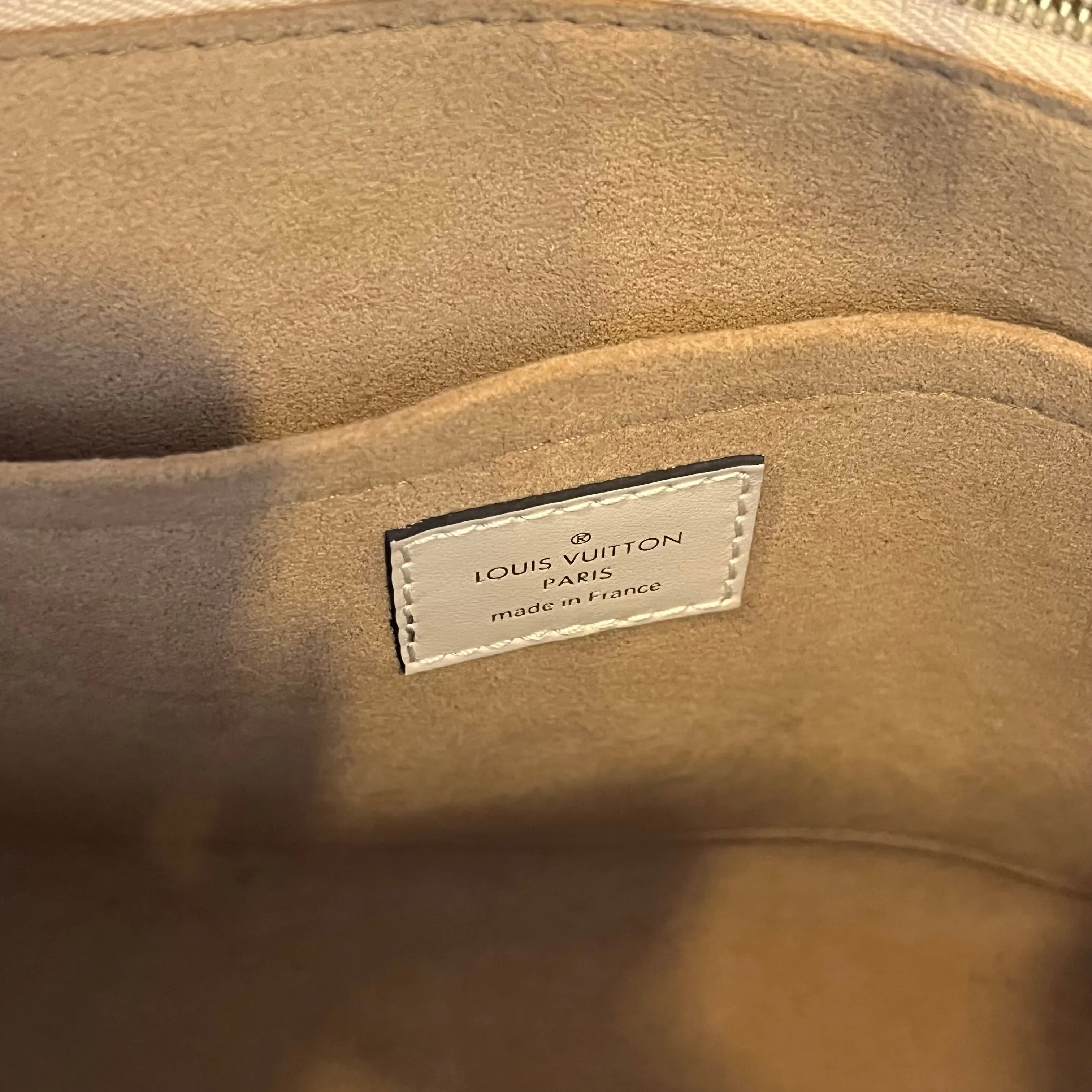 LOUIS VUITTON OnMySide MM Mahina Tote Bag