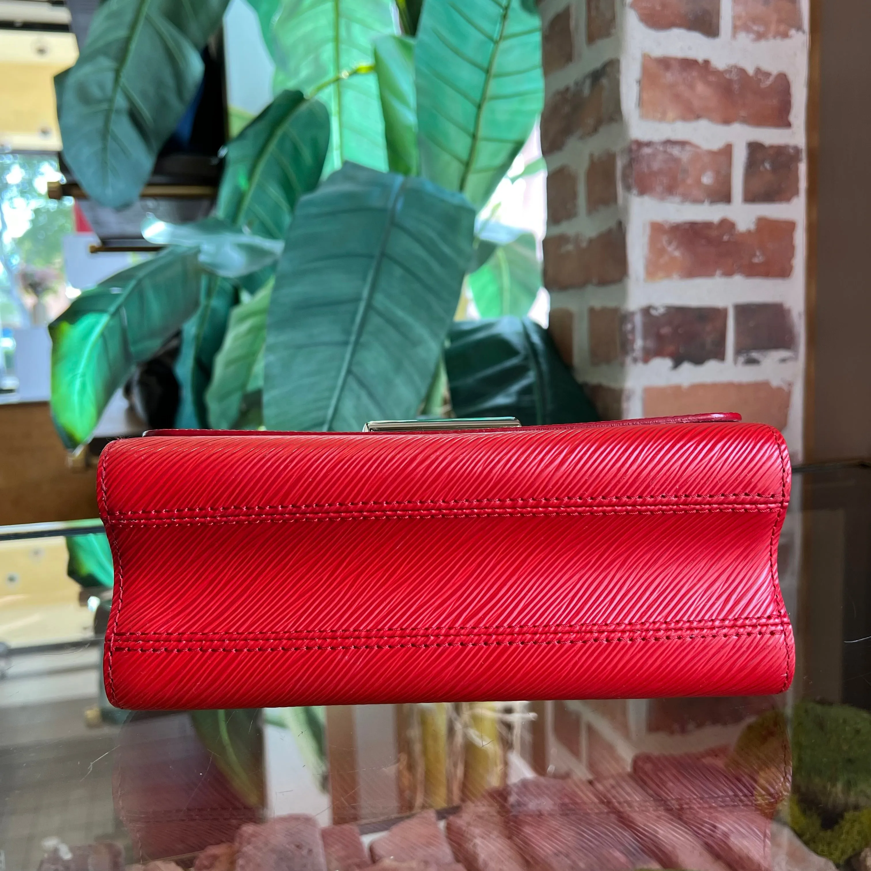 LOUIS VUITTON Twist MM Red Epi Leather Bag Coquelicot