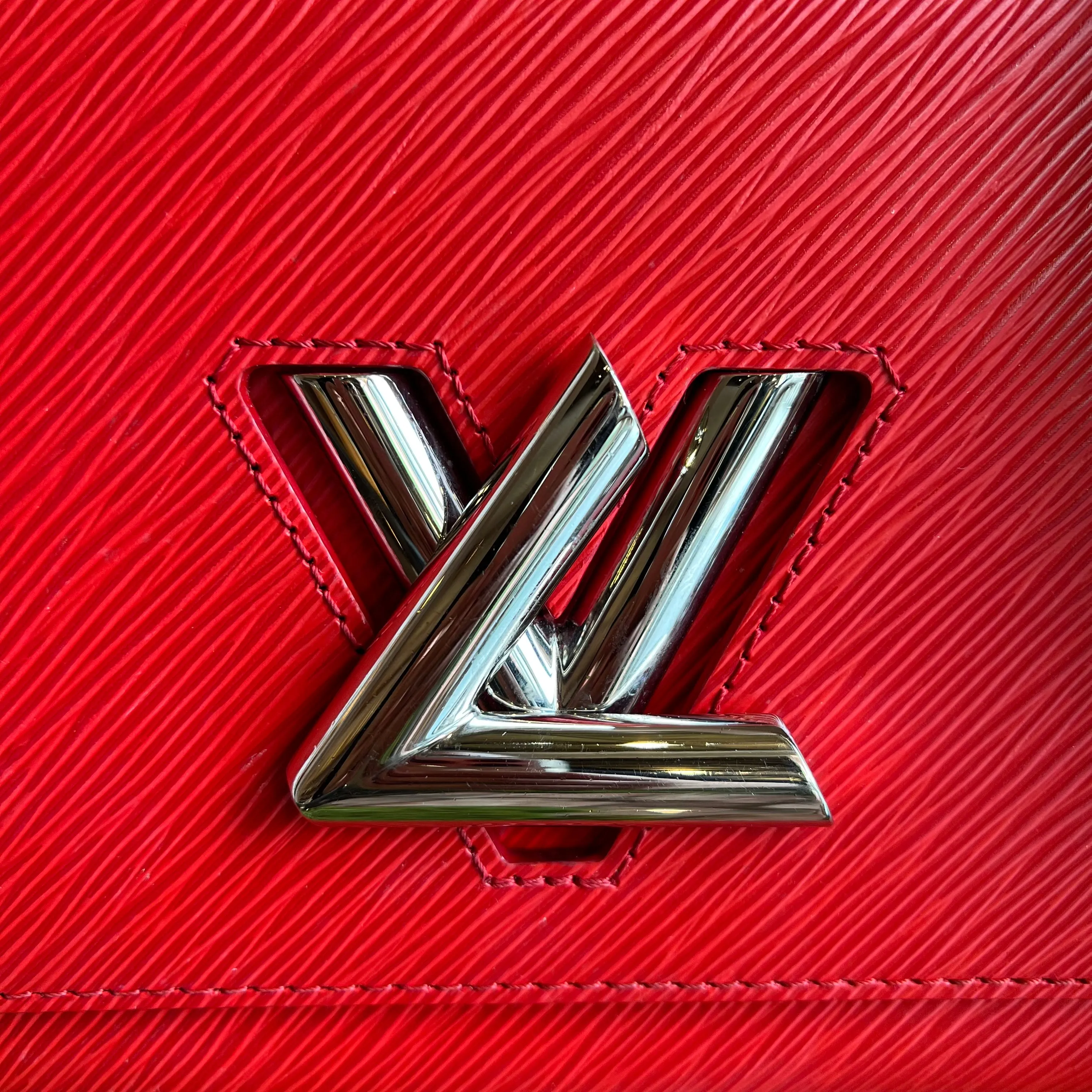 LOUIS VUITTON Twist MM Red Epi Leather Bag Coquelicot