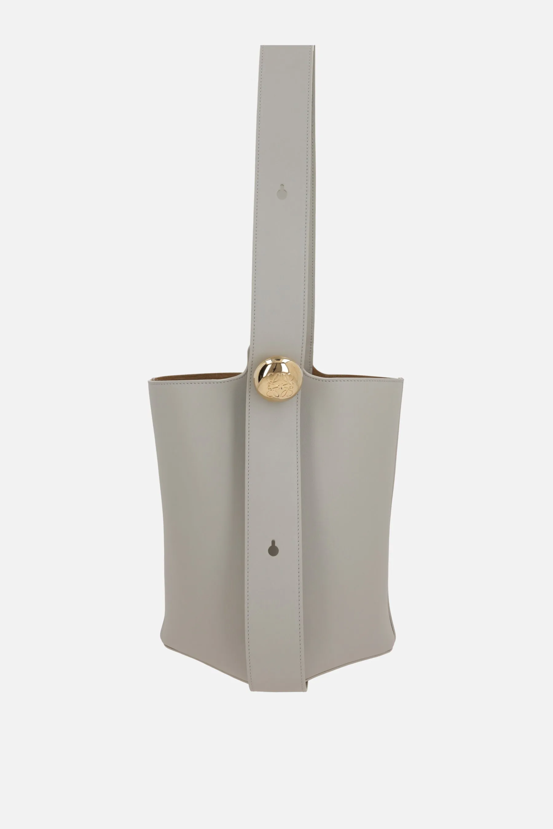 Pebble medium bucket bag in smooth leather