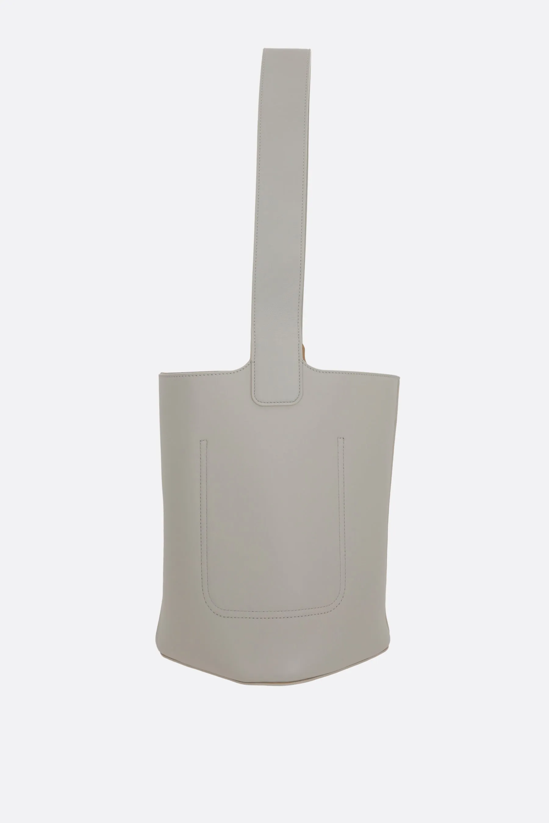Pebble medium bucket bag in smooth leather