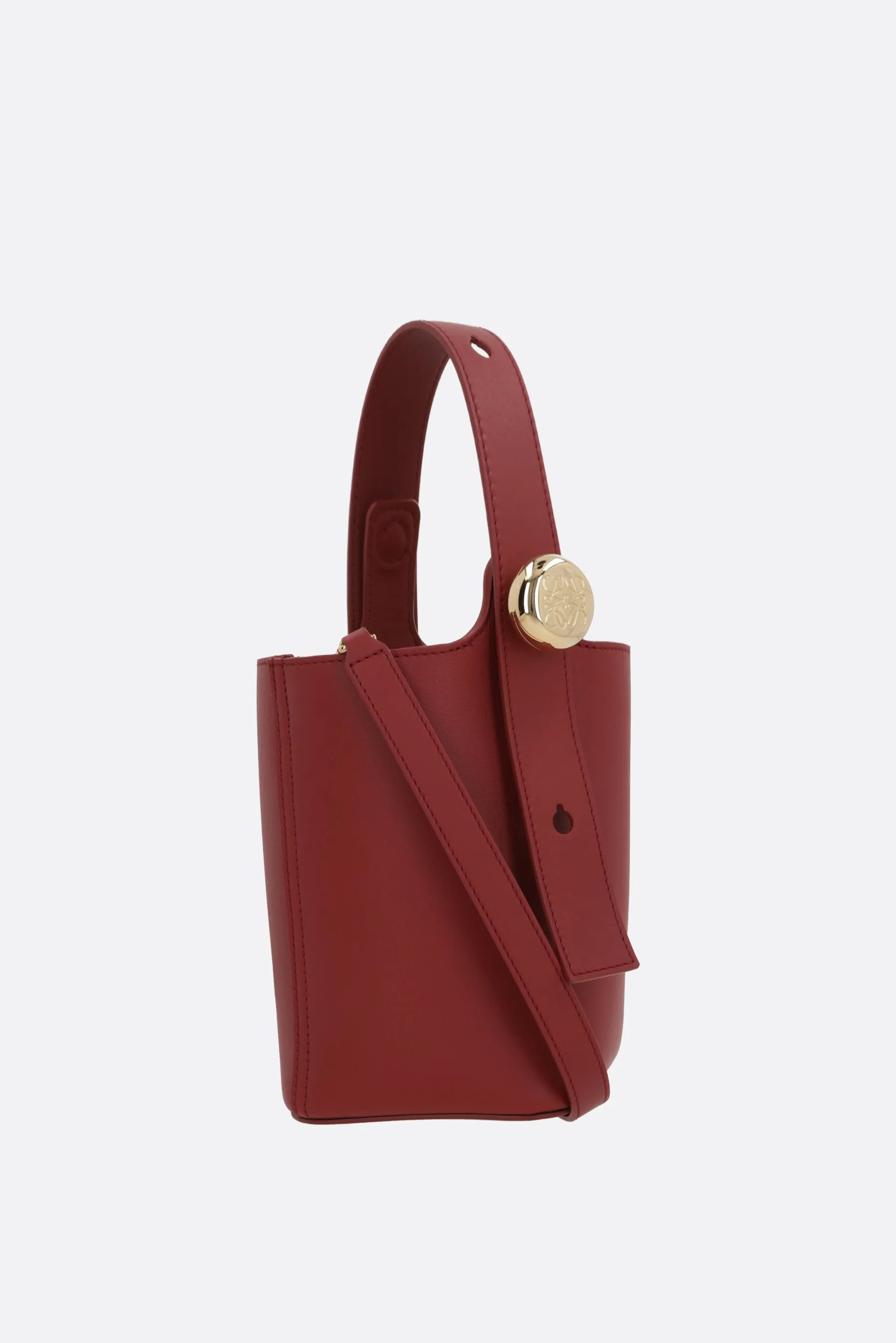 Pebble mini bucket bag in smooth leather